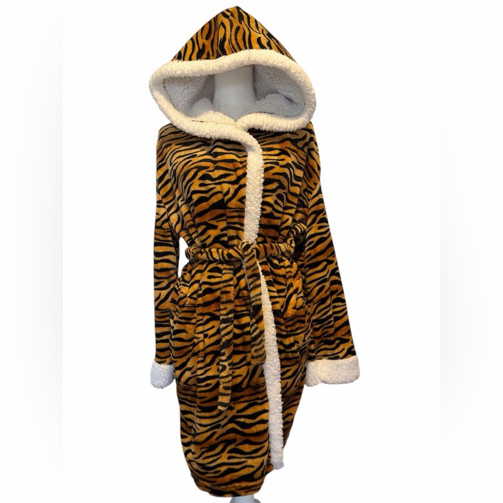 Wild Nights Women’s Tiger Stripe Hooded Bathrobe One Size